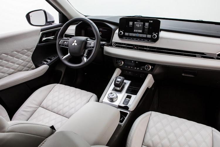 Mitsubishi Outlander Interior